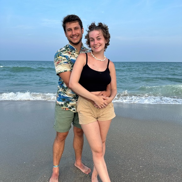 Meet your Posher, Taylor - Picture 3 of 8